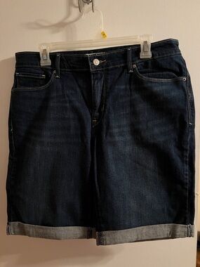 Levi’s Dark Wash Denim Roll Up Shorts